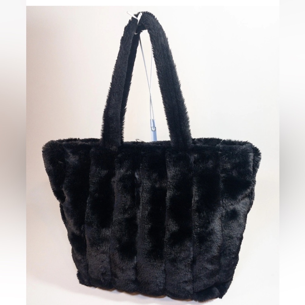 Victorias Secret NWT Hobo Weekender Black Faux Fur Tote Bag - Picture 2 of 9